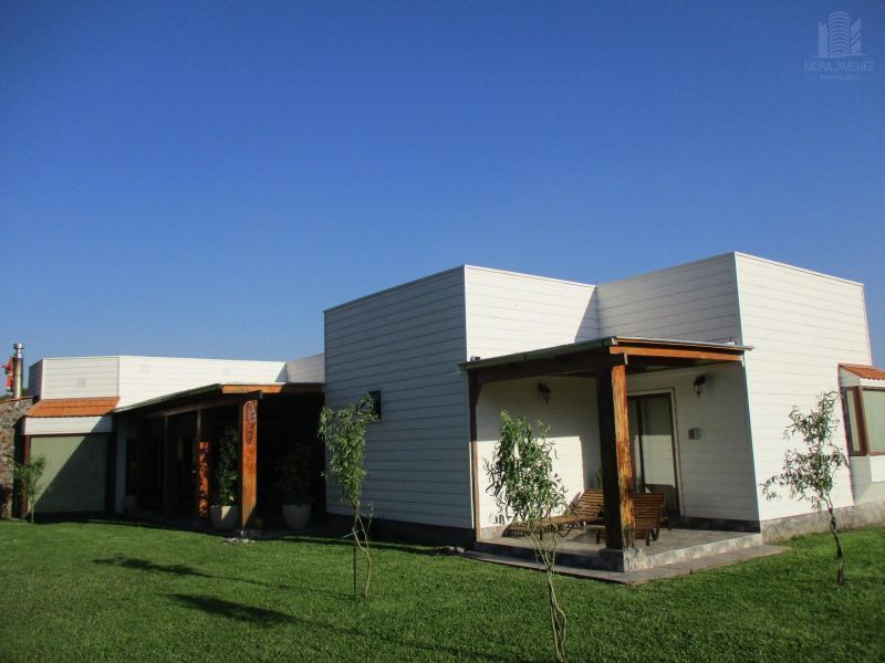 SE VENDE CASA MEDITERRANEA CAMINO LA PERLA