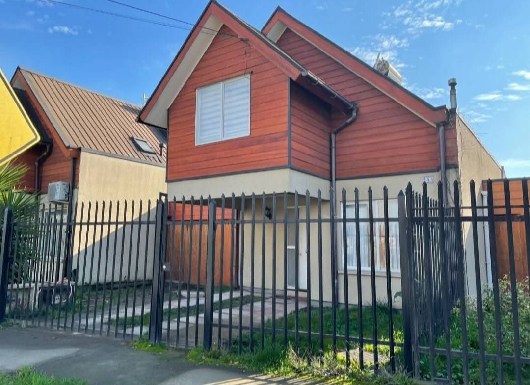 SE VENTA CASA CALLE MARIA AUXILIADORA, LOS ANGELES