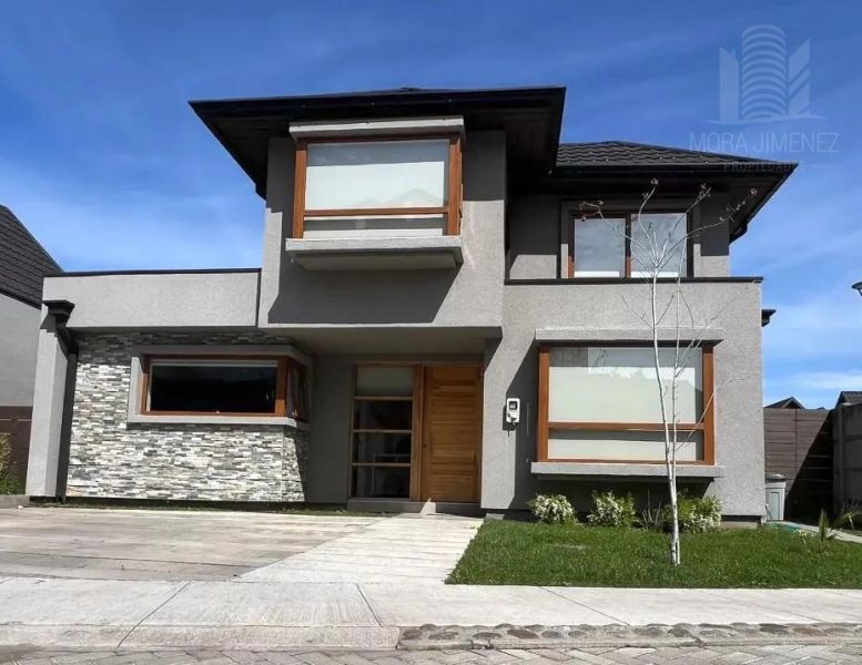 SE VENDE CASA CONDOMINIO  BORDE LAGUNA, LOS ANGELES