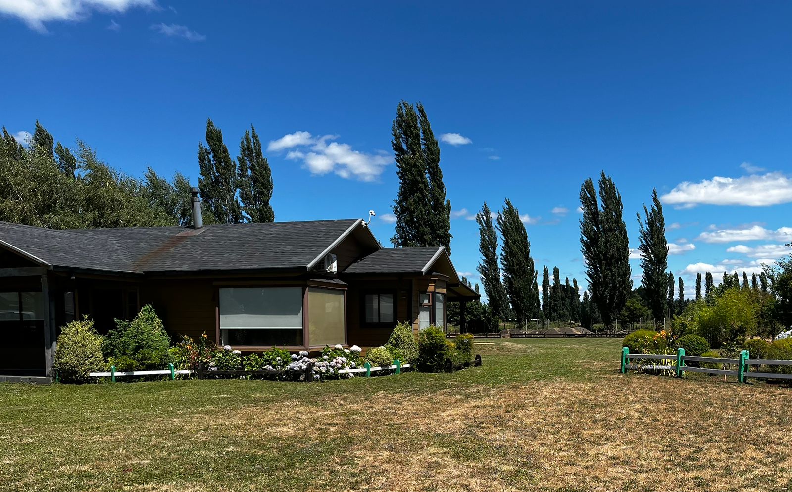 SE ARRIENDA CASA SEMIAMOBLADA CAMINO EL PERAL
