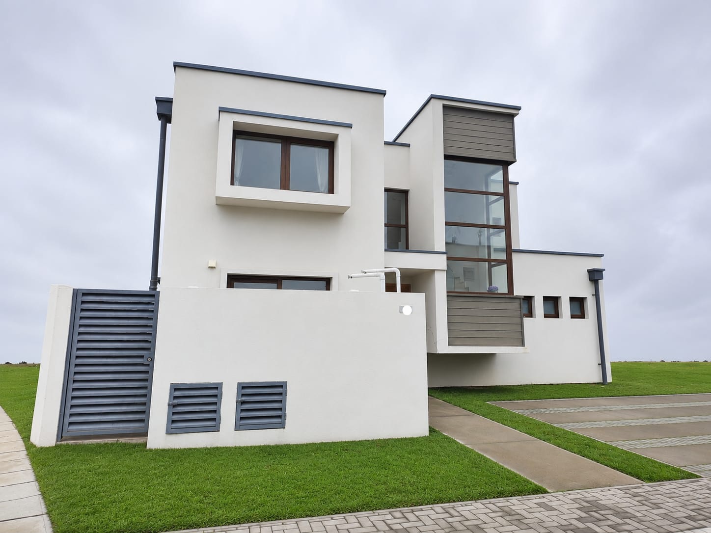 SE ARRIENDA CASA EN CONDOMINIO CATALUÑA 