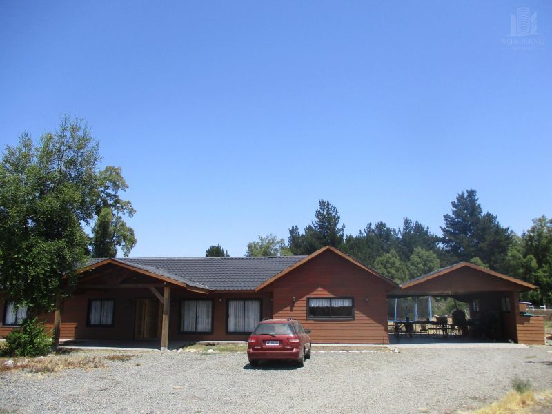 SE VENDE O PERMUTA CASA CAMINO CERRO COLORADO