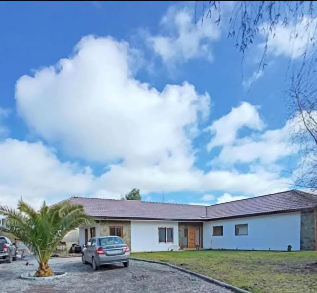 Se arrienda casa en condominio los Maitenes 