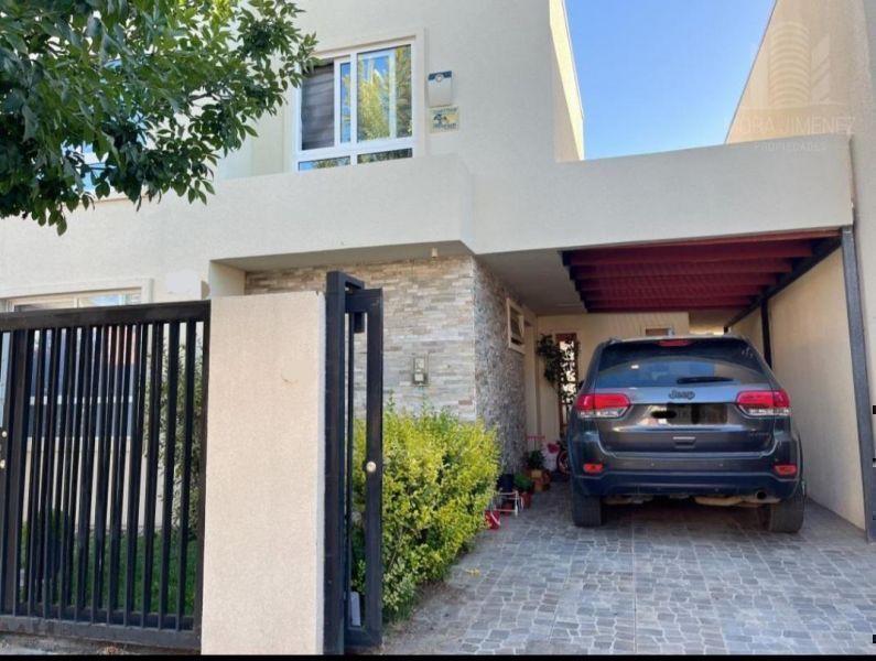 SE VENDE CASA EN VILLA TRES VIENTOS