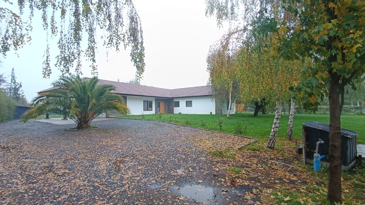 SE ARRIENDA CASA EN CONDOMINIO LOS MAITENES